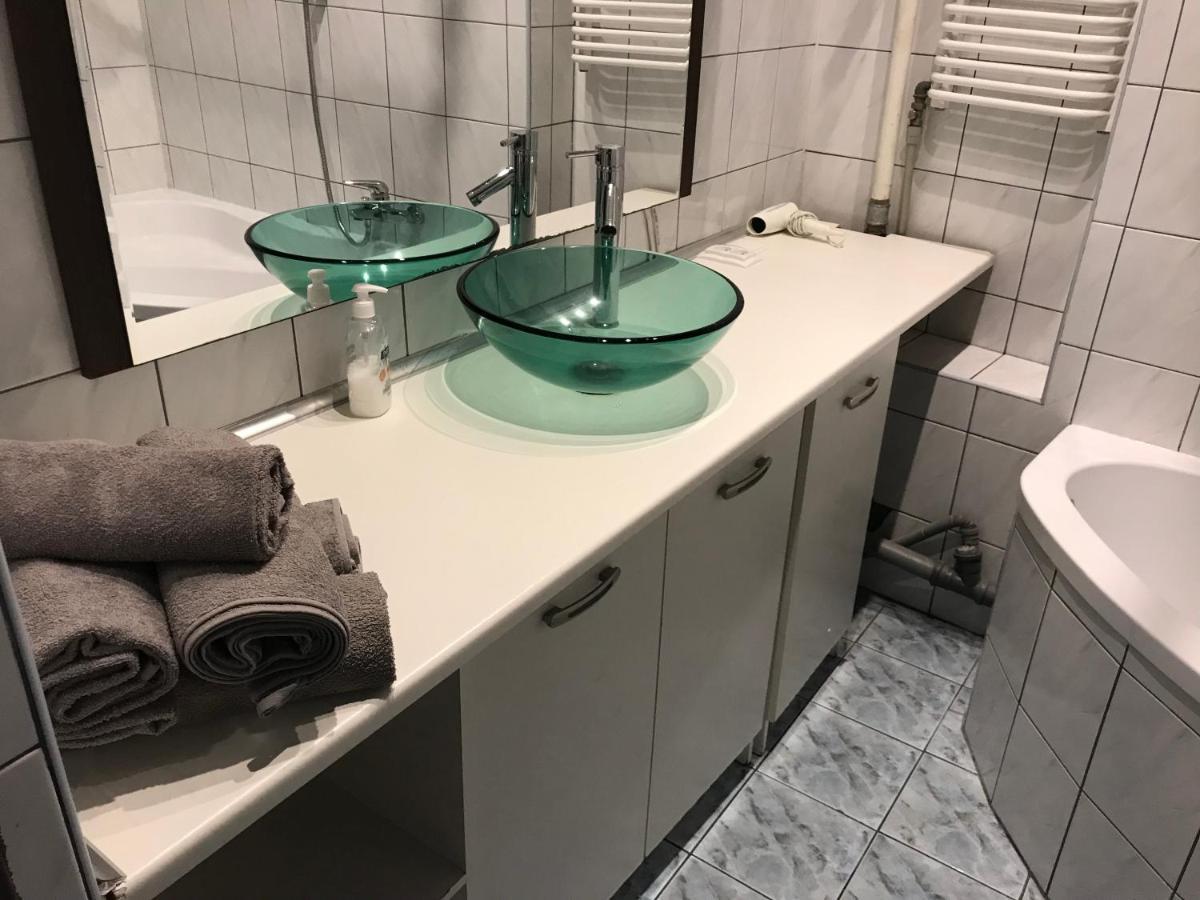 Apartament Kamienica Lägenhet Łódź Exteriör bild